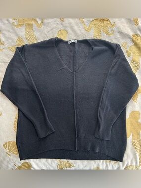 Women’s Dex brand front seam sweater - black - size S